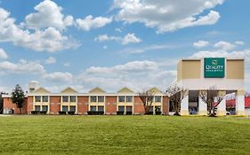 City Studios Inn & Suites